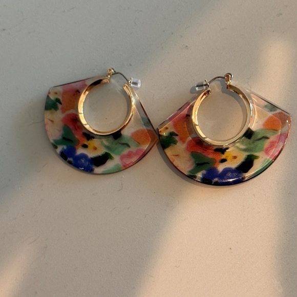 Elegant Brown Earrings with Unique Design - Picture 5 of 7